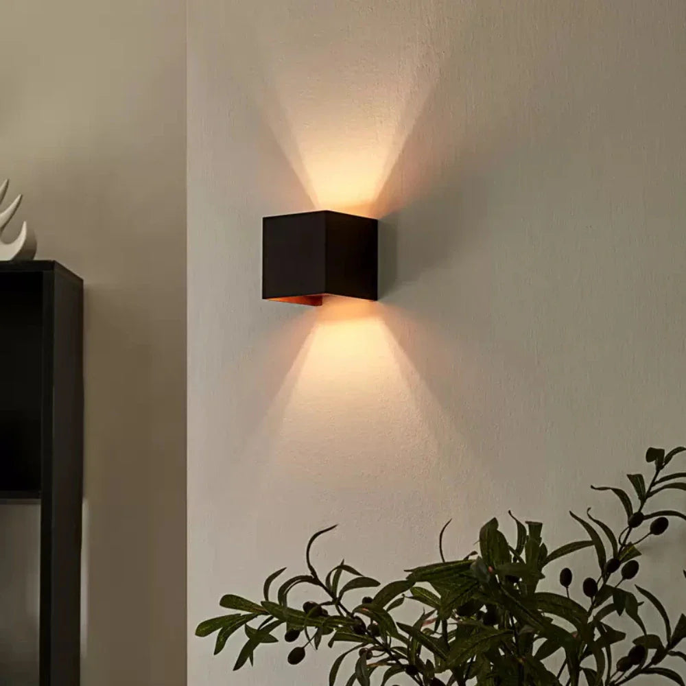 Casa Solaro™ Adjustable Wall Light