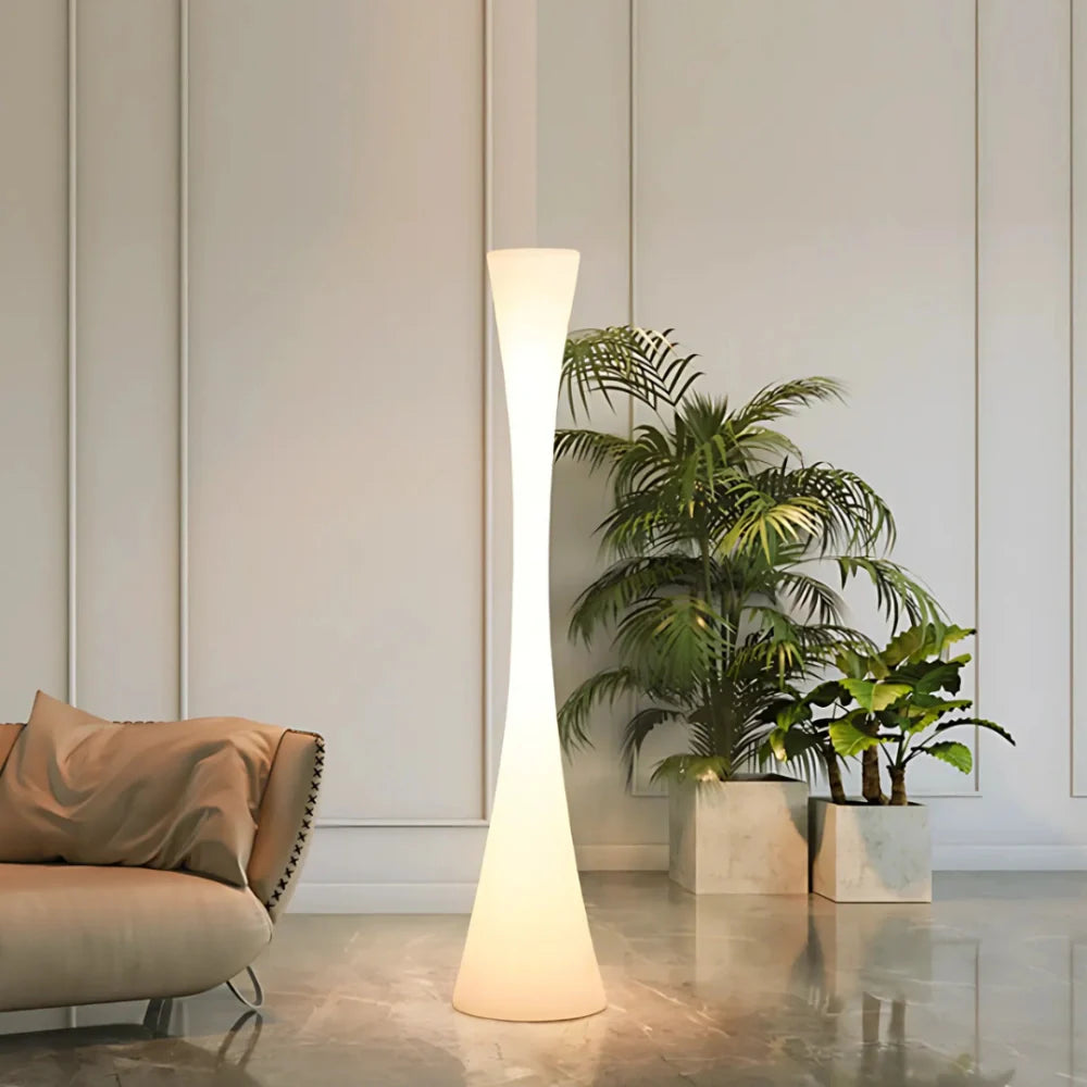 SunSpire Outdoor Lamp