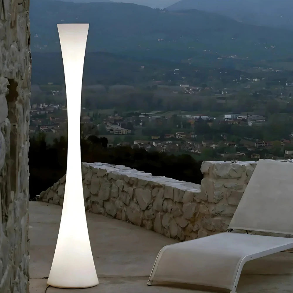 SunSpire Outdoor Lamp