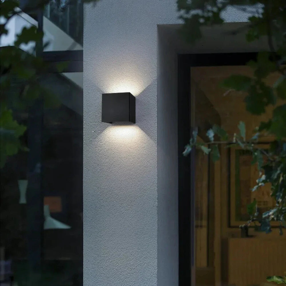 Casa Solaro™ Adjustable Wall Light