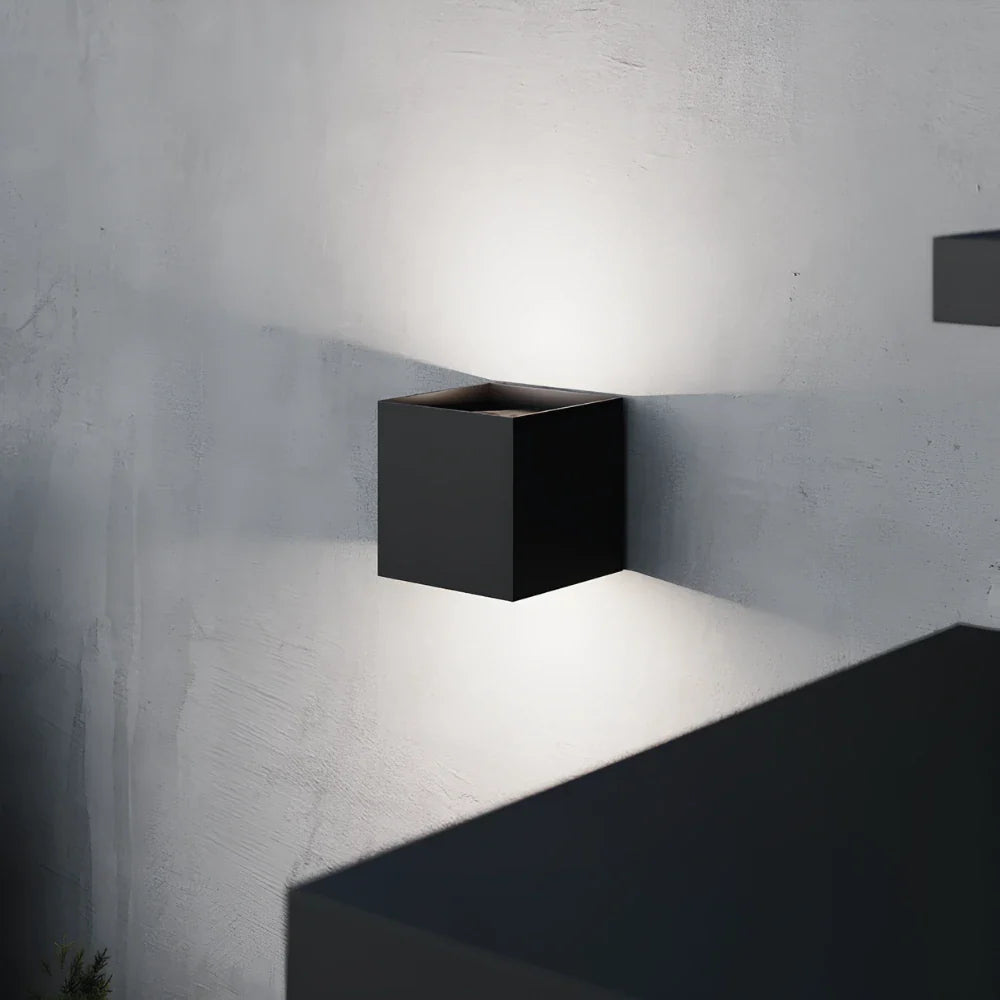 Casa Solaro™ Adjustable Wall Light