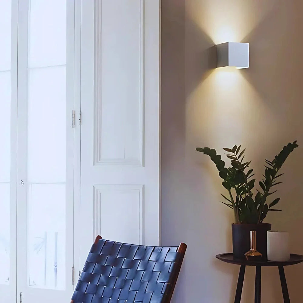 Casa Solaro™ Adjustable Wall Light