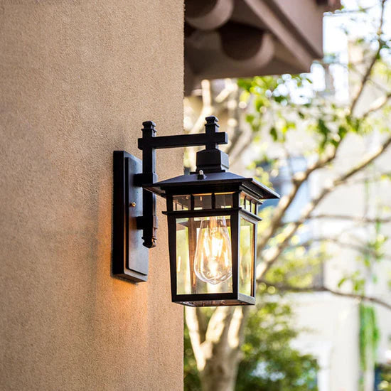 Fylo Outdoor Wall Lamp