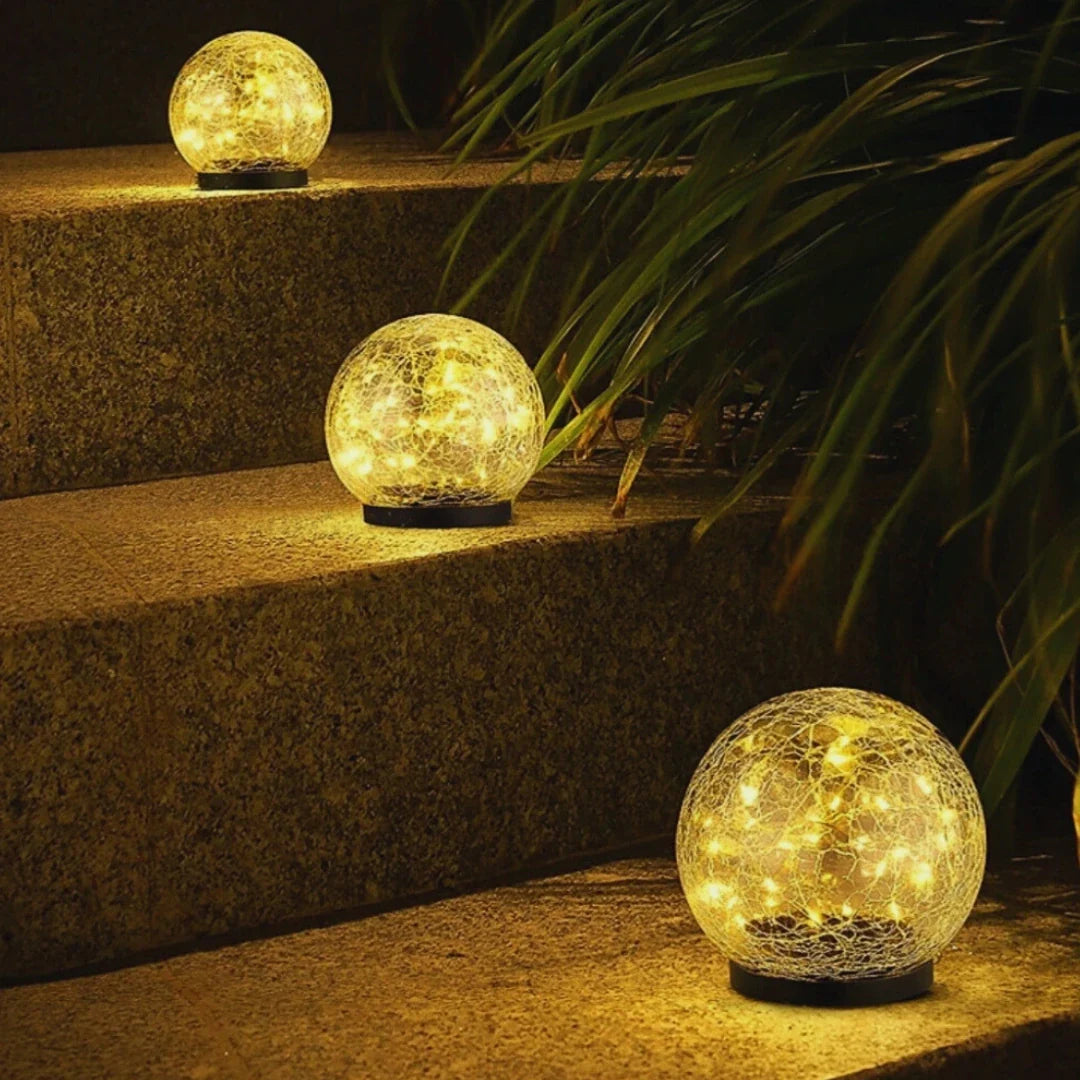SolarGlobe Garden Light