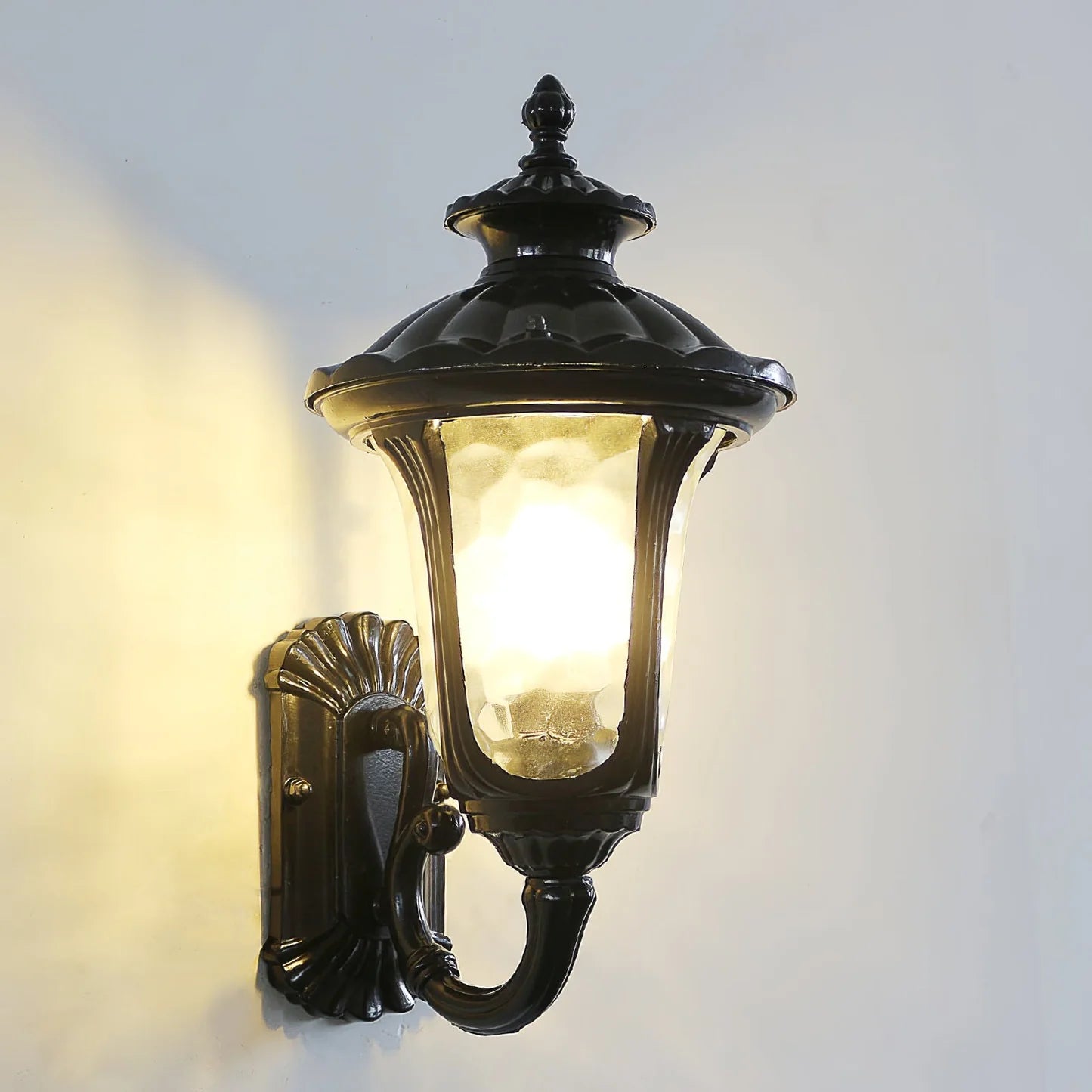 Verenia Retro Glass Outdoor Wall Lamp