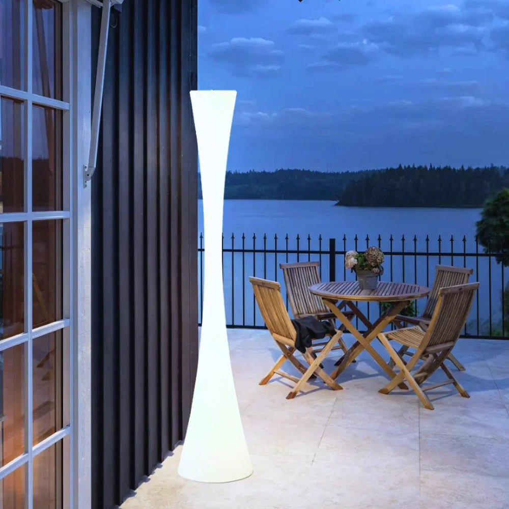 SunSpire Outdoor Lamp