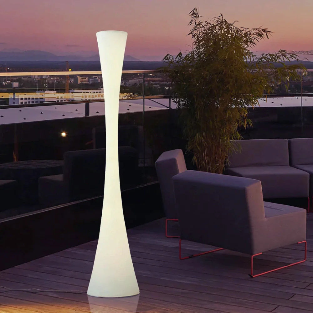 SunSpire Outdoor Lamp