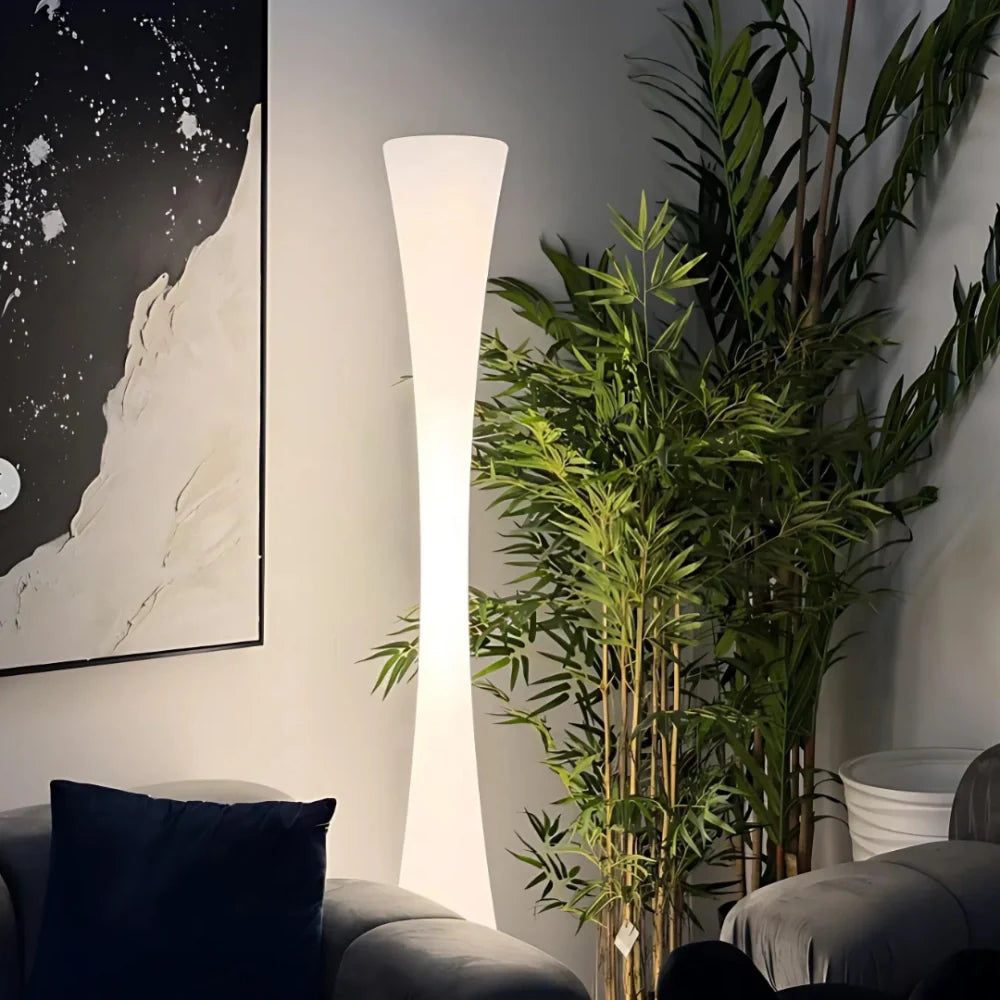 SunSpire Outdoor Lamp