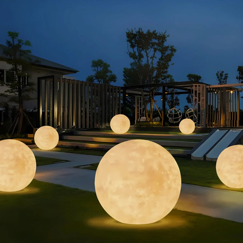 Aurora Moon Garden Light