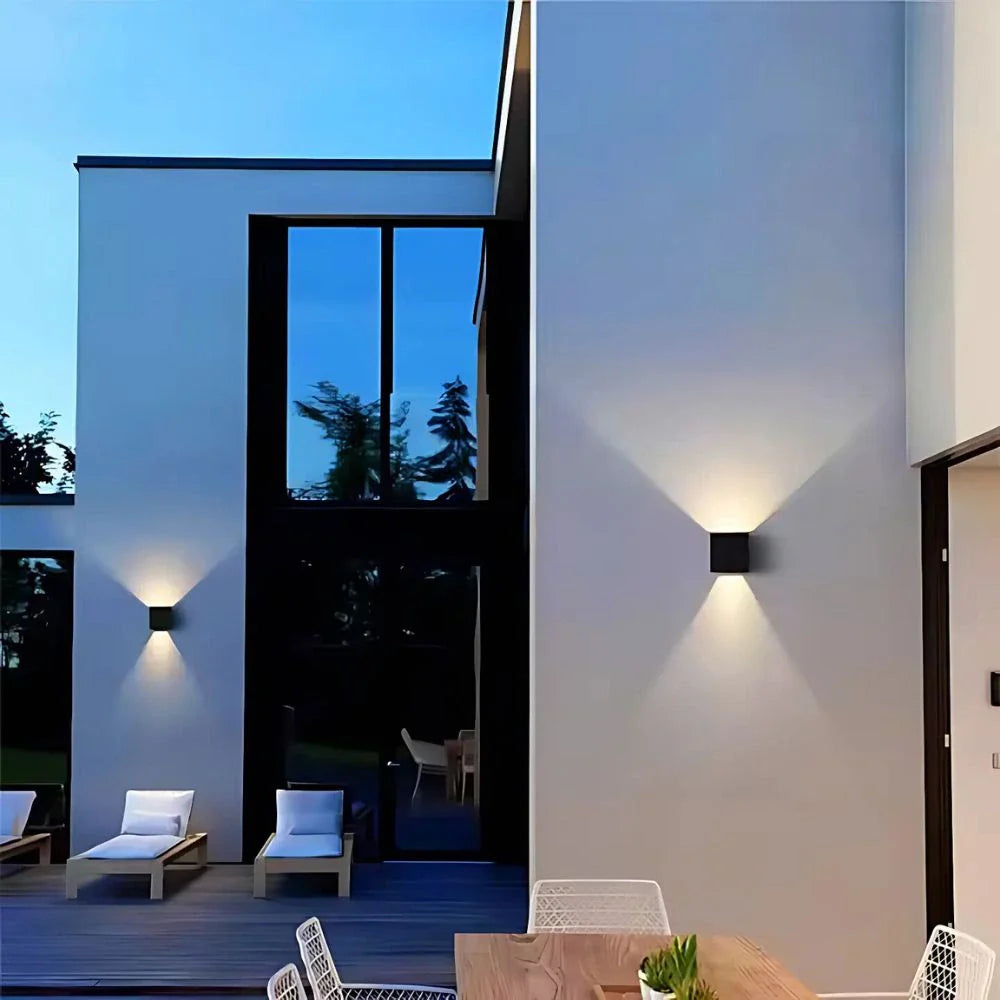 Casa Solaro™ Adjustable Wall Light