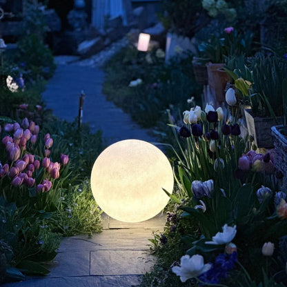 Aurora Moon Garden Light