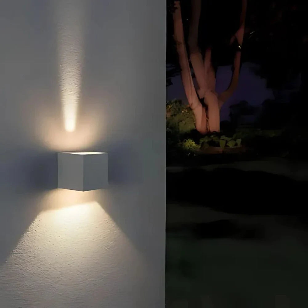 Casa Solaro™ Adjustable Wall Light