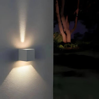 Casa Solaro™ Adjustable Wall Light