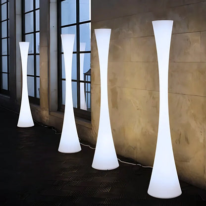 SunSpire Outdoor Lamp