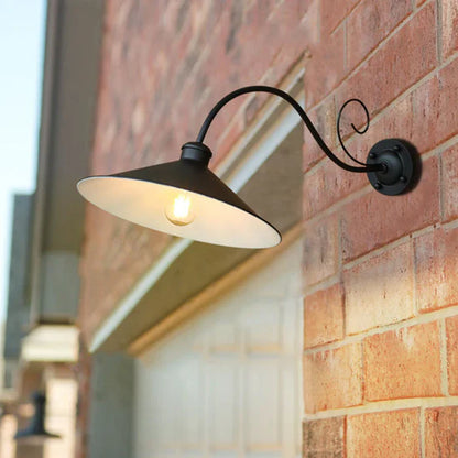 Rayen Vintage Outdoor Wall Lamp