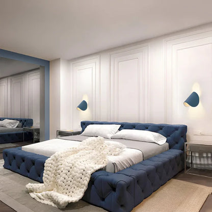 Tovra Rotating LED Wall Lamp