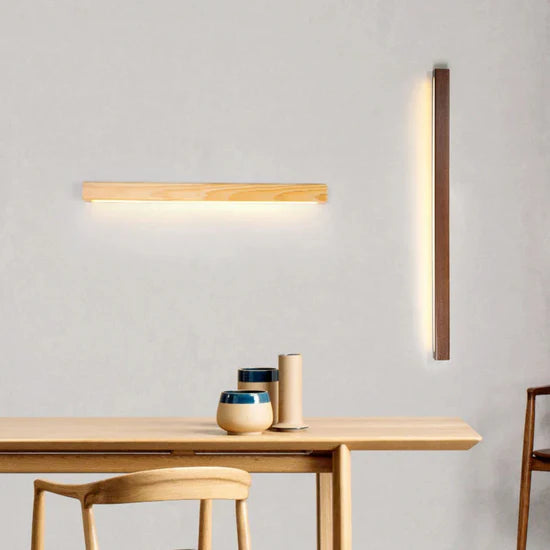 Tullia Stylish wooden wall lamp