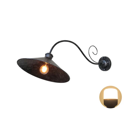 Rayen Vintage Outdoor Wall Lamp