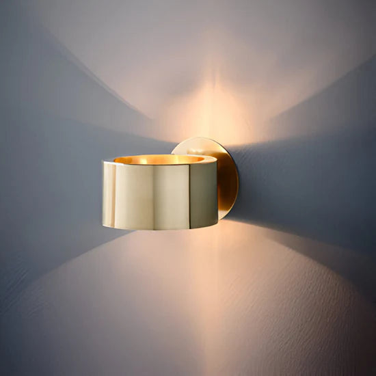Alecta Golden Minimalist Wall Lamp