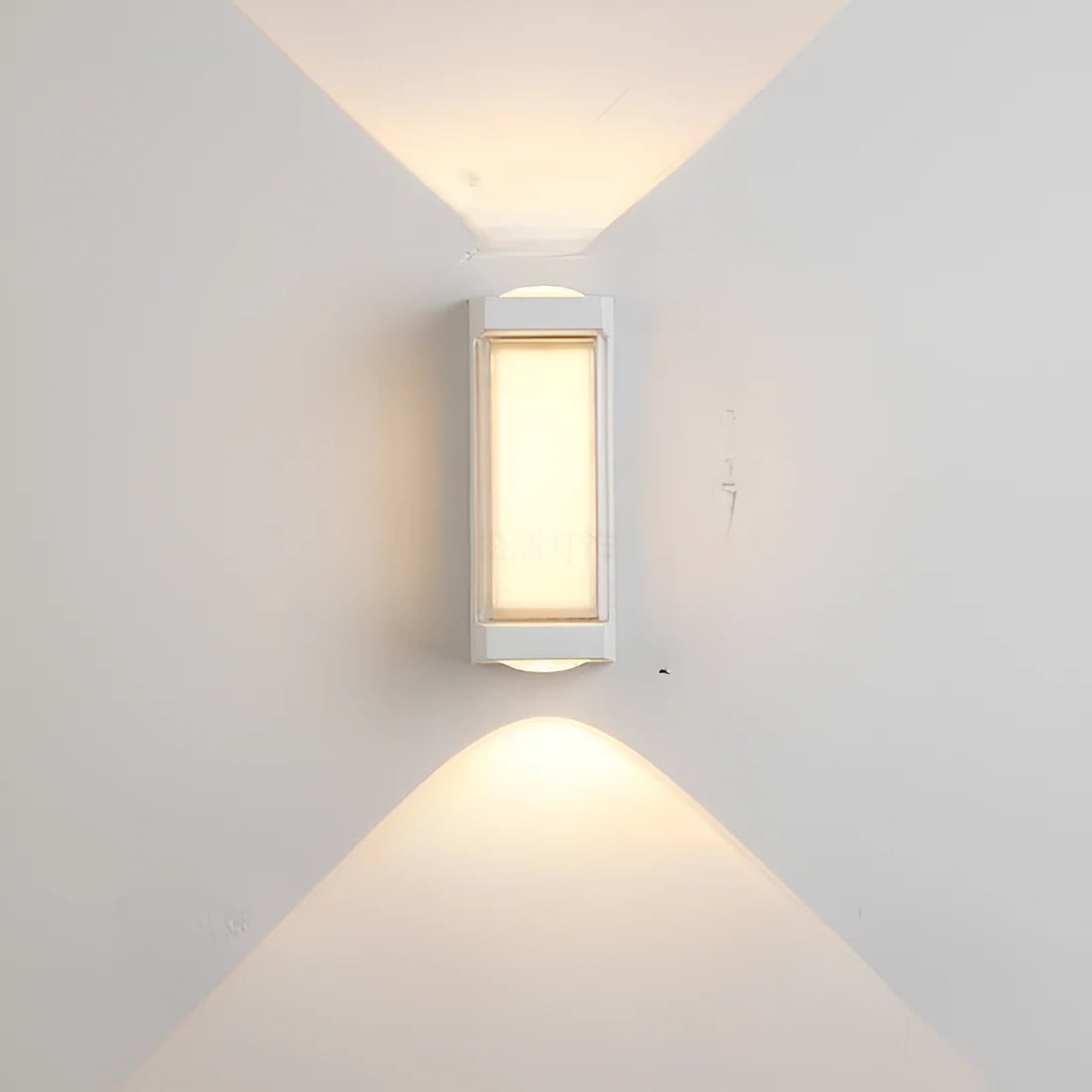 Renara Modern Outdoor Wall Lamp
