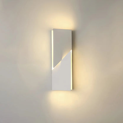 Isara Minimalist Aluminum Wall Lamp