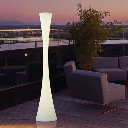 SunSpire Outdoor Lamp